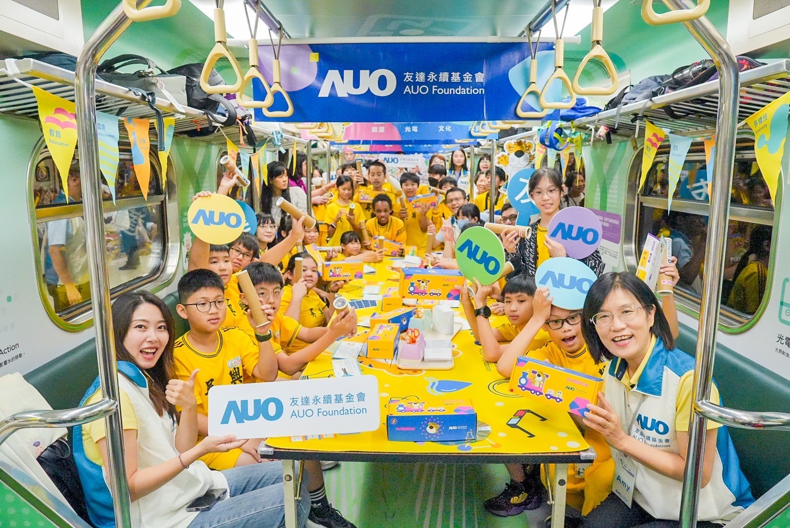 88BIFA永續基金會響應國科會推動的「臺灣科普環島列車」正式啟航，透過「生活中的科學」車廂課程設計，展開為期6天巡迴全臺17個縣市、停靠32站的移動式科普之旅