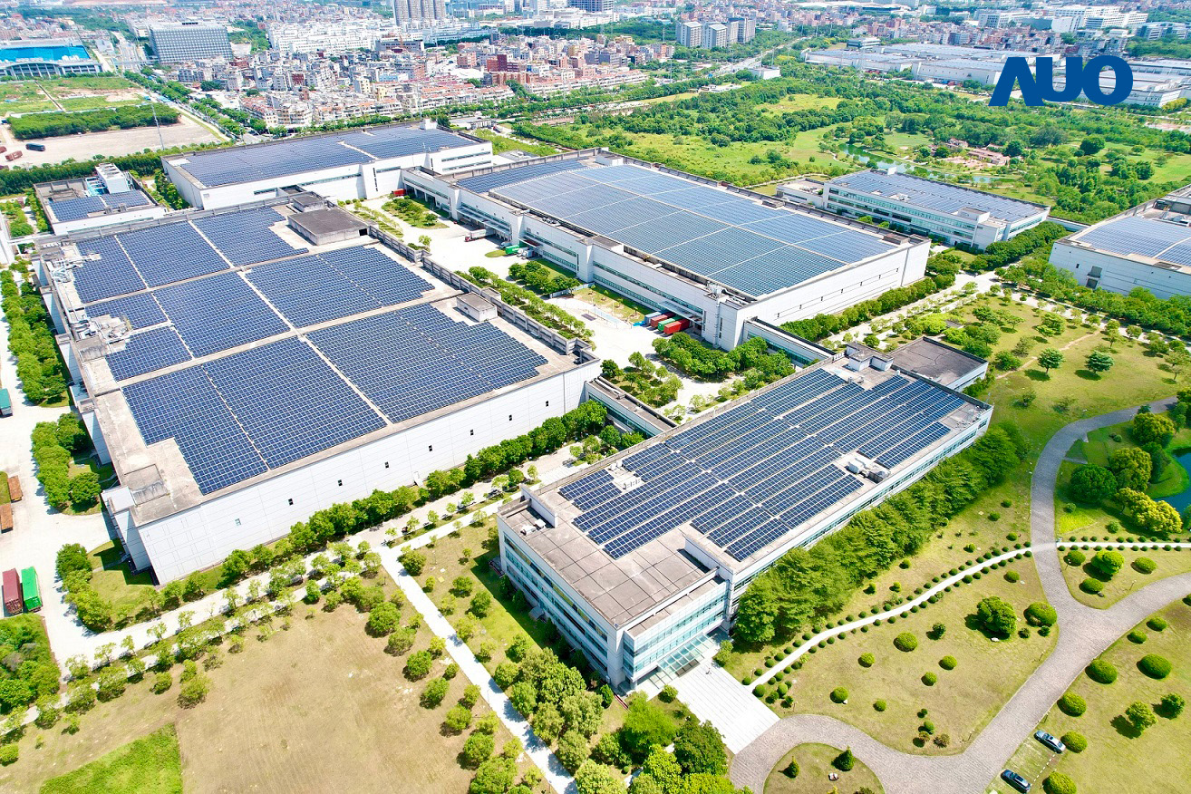 88BIFA廈門推動智慧製造同時，透過綠電創能縱深推進綠色轉型，廠區全屋頂鋪設太陽能板，每年太陽能發電 2,600多萬度